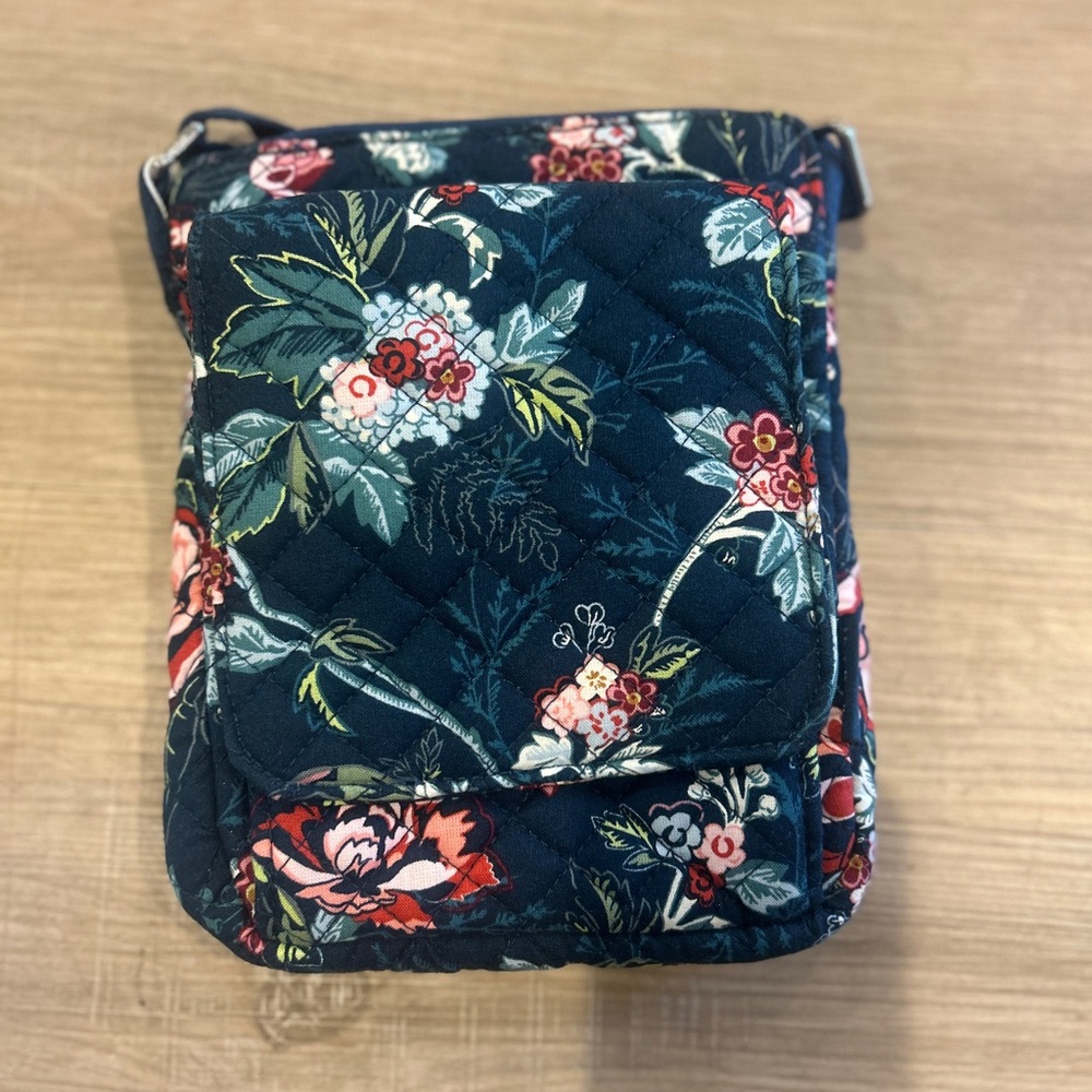 Vera Bradley-RFID Mini Hipster NWT